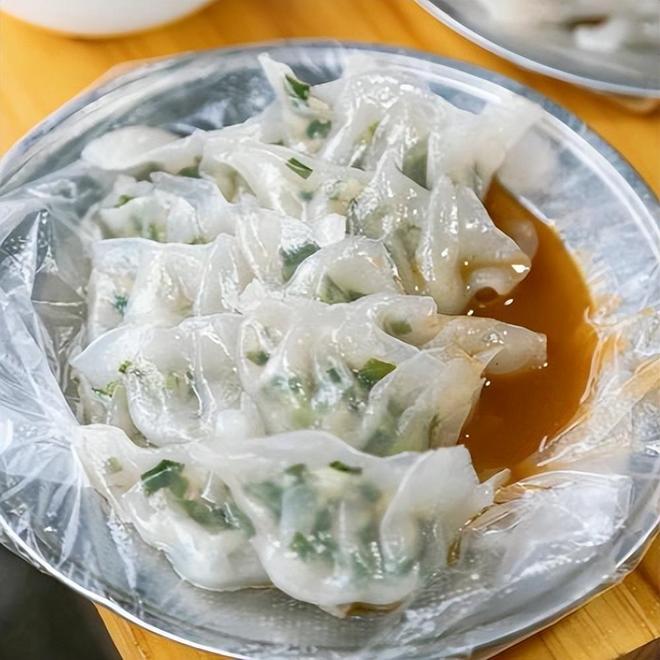 的美味本地人都习以为常游客看来十分怪异pg电子模拟器试玩广西夜市中最具特色(图7)