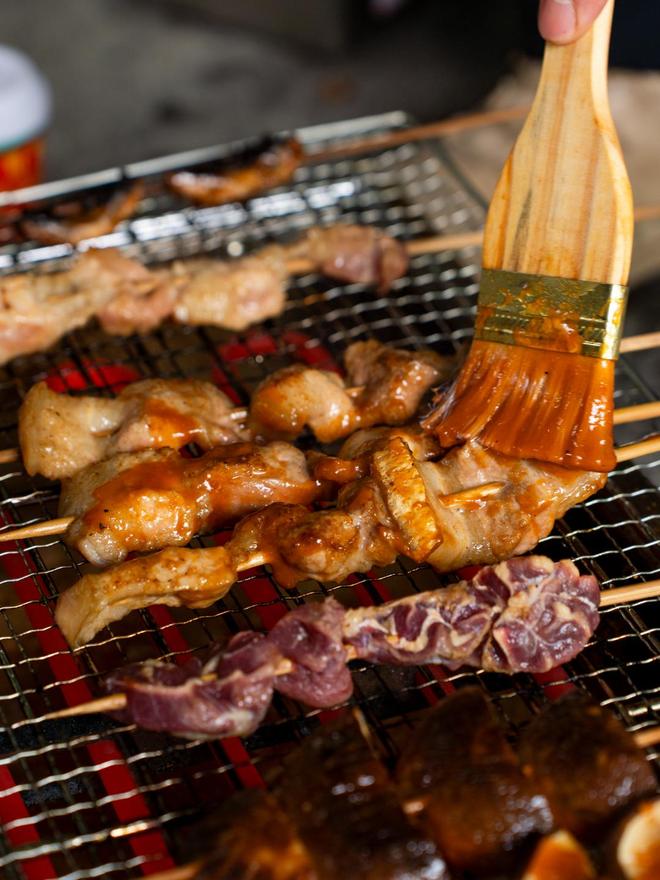 的美味本地人都习以为常游客看来十分怪异pg电子模拟器试玩广西夜市中最具特色(图15)