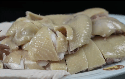 吃白切鸡？ “鸡有鸡味”追求食物的本味pg电子模拟器试玩广东广西人为什么喜欢(图2)
