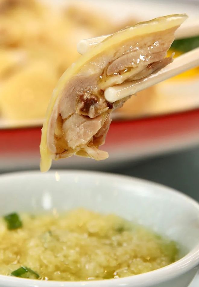 吃白切鸡？ “鸡有鸡味”追求食物的本味pg电子模拟器试玩广东广西人为什么喜欢(图3)