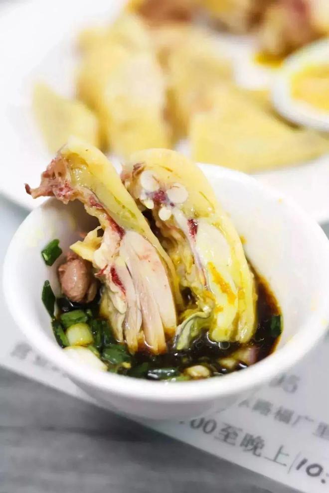 吃白切鸡？ “鸡有鸡味”追求食物的本味pg电子模拟器试玩广东广西人为什么喜欢(图4)